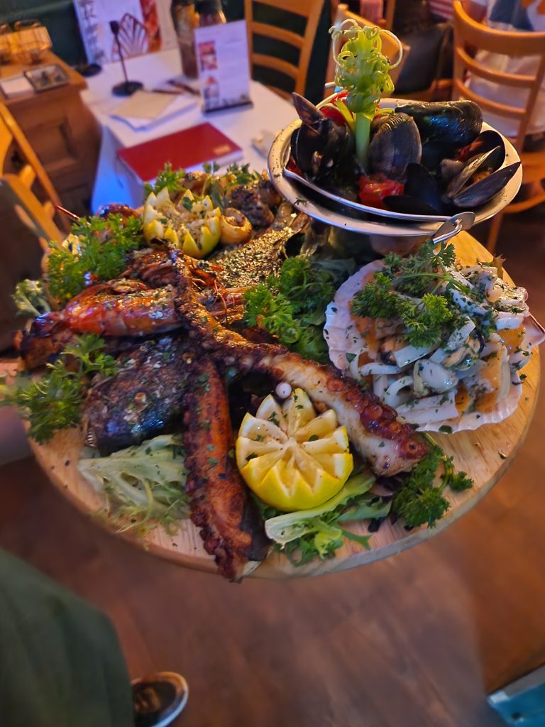 Piatto Imperiale for two
A spectacular platter which includes a selection of grilled seabream, large king prawn, octopus, squid and a bowl of mussels.